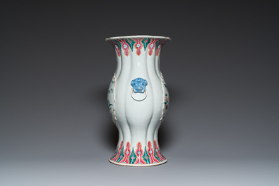 Grand vase en porcelaine de Chine famille rose, marque et probablement &eacute;poque de Guangxu