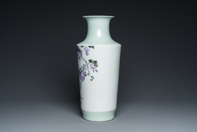 A Chinese famille rose vase with a beauty, signed Dai Ronghua 戴榮華, 20th C.