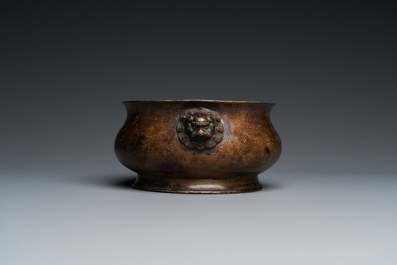 A Chinese bronze censer, Xuande mark, 18/19th C.