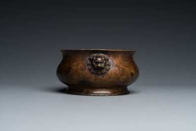 Een Chinese bronzen wierookbrander, Xuande merk, 18/19e eeuw