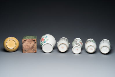 A varied collection of Chinese famille rose and monochrome wares, 18/20th C.