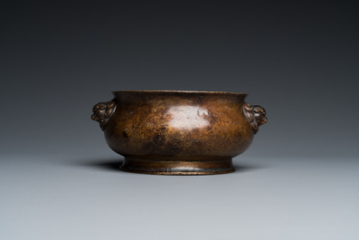 Een Chinese bronzen wierookbrander, Xuande merk, 18/19e eeuw