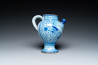 A blue and white Antwerp maiolica 'alla porcelana' syrup jar, 2nd half 16th C.