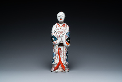 Een Japanse Imari sculptuur van een acteur, Edo, 1e helft 18e eeuw