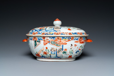 A Chinese rose-verte 'Xi Xiang Ji' tureen and cover on stand, Yongzheng