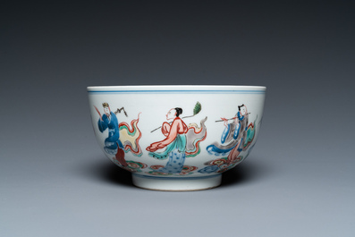 Bol en porcelaine de Chine famille verte &agrave; d&eacute;cor d'immortels, marque de Chenghua, 19/20&egrave;me