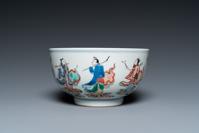 Bol en porcelaine de Chine famille verte &agrave; d&eacute;cor d'immortels, marque de Chenghua, 19/20&egrave;me