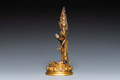 Statue d'Avalokitesvara en bronze dor&eacute;, Sino-Tibet, probablement 19&egrave;me