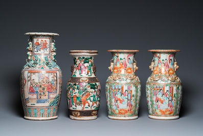 Quatre vases en porcelaine de Chine famille rose, 19&egrave;me