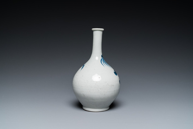 Three Japanese porcelain dishes and a vase, Edo, 17/19th C.