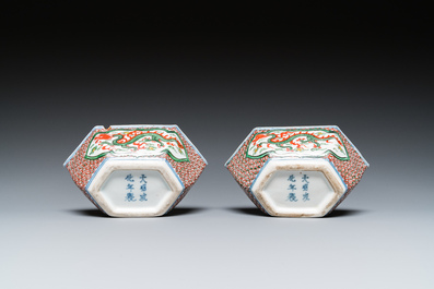 A pair of Japanese hexagonal 'dragon' bowls for the Chinese market, Xuande mark, Edo, 17th C.
