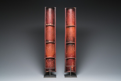 Een paar Chinese bamboe snijwerken met draken, 19e eeuw