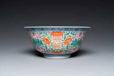 A Chinese famille rose 'Shou' bowl, Qianlong mark, 19th C.