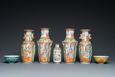 Eight Chinese Canton famille rose vases, two Nanking vases and two famille rose bowls, 19/20th C.