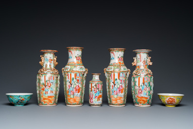 Eight Chinese Canton famille rose vases, two Nanking vases and two famille rose bowls, 19/20th C.