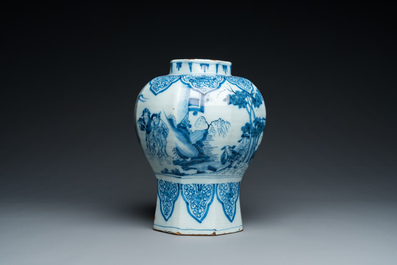 A fine octagonal Dutch Delft blue and white chinoiserie vase, late 17th C.