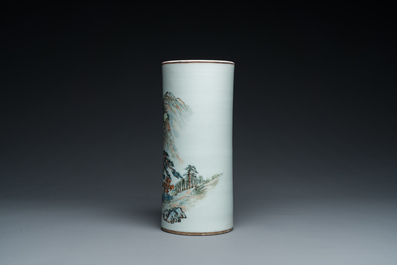 Porte-chapeau en porcelaine de Chine qianjiang cai, sign&eacute; Wang You Tang 汪友棠 et dat&eacute; 1903