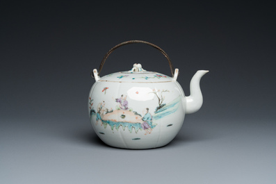 Th&eacute;i&egrave;re couverte en porcelaine de Chine famille rose, marque de Luo Yong Fa Hao 羅永發號, 19&egrave;me