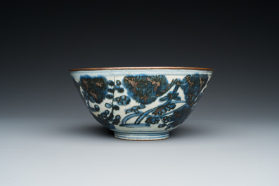 A Chinese blue and white Swatow bowl, Wan Fu You Tong 万福攸同 mark, Ming