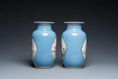 Paire de vases en porcelaine de Chine famille rose &agrave; fond bleu de lavande, marque de Qianlong, R&eacute;publique