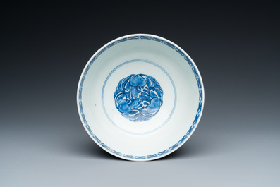 Bol en porcelaine de Chine 'Bleu de Hue' pour le Vietnam, marque de Thường t&acirc;m lạc sự  賞心樂事, ca. 1830