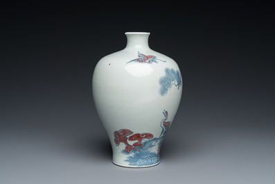 A Chinese blue, white and copper-red 'meiping' vase with cranes, Yongzheng mark, 19/20th C.