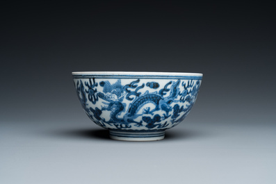 Bol en porcelaine de Chine 'Bleu de Hue' pour le Vietnam, marque de Gi&aacute;p T&iacute;, ca. 1804