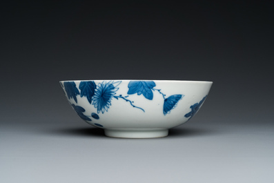 A Chinese blue and white 'Bleu de Hue' bowl for the Vietnamese market, Nhược th&acirc;m tr&acirc;n t&agrave;ng 若深珍藏 mark, 19th C.