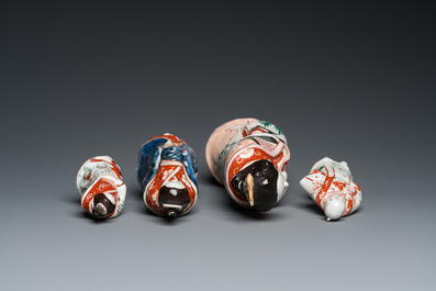 Quatre sculptures d'un acteur en porcelaine Imari de Japon, Edo, 1&egrave;re moiti&eacute; du 18&egrave;me