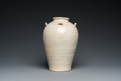 A Vietnamese white-glazed pottery vase with four ring handles, Ly, 11/13th C.