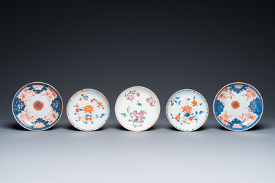 A varied collection of Chinese cups and saucers, 18/19th C.