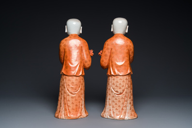 Twee Chinese koraalrode sculpturen van de Hehe Er Xian, wellicht Jiaqing