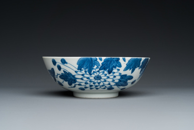 A Chinese blue and white 'Bleu de Hue' bowl for the Vietnamese market, Nhược th&acirc;m tr&acirc;n t&agrave;ng 若深珍藏 mark, 19th C.