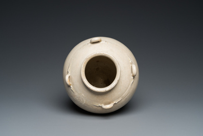 A Vietnamese white-glazed pottery vase with four ring handles, Ly, 11/13th C.