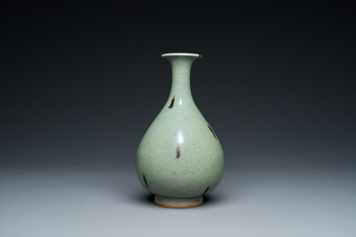 A Chinese russet-splashed celadon-glazed 'yuhuchunping' vase, 19th C.