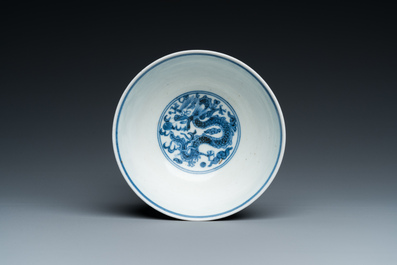 Een Chinese blauw-witte 'Bleu de Hue' kom voor de Vietnamese markt, Gi&aacute;p T&iacute; merk, ca. 1804