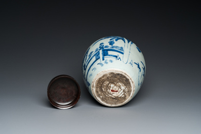 Een Chinese blauw-witte 'kylin' pot, Shunzhi