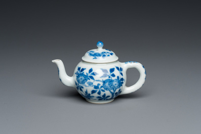 A Chinese blue and white miniature teapot and cover, Kangxi
