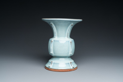 A Chinese junyao 'zun' vase, 19/20th C.