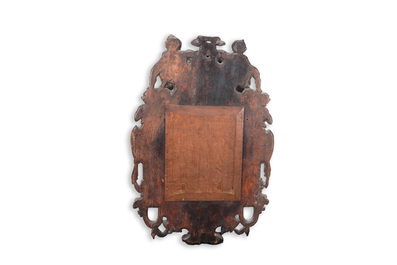 Miroir en ch&ecirc;ne sculpt&eacute; &agrave; d&eacute;cor de ch&eacute;rubins et de cariatides, les Pays-Bas, 17&egrave;me