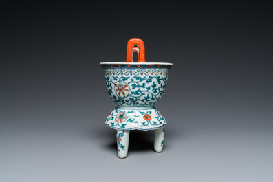 A Chinese doucai tripod censer, Chenghua mark, 19/20th C.