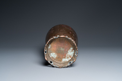 Vase en bronze 'Shisou' incrust&eacute; de cuivre et argent pour le Vietnam, marque de Rongtai 榮泰, 19&egrave;me
