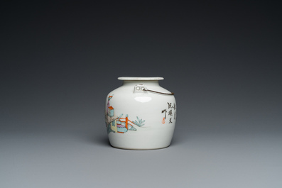 A Chinese famille rose plaque and a qianjiang cai teapot, 19/20th C.