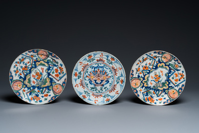 Six polychrome Dutch Delft plates, 18th C.