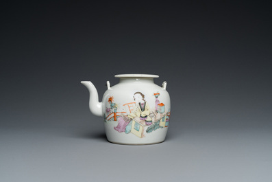 A Chinese famille rose plaque and a qianjiang cai teapot, 19/20th C.