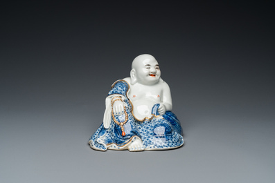 Een Chinese blauw-witte zittende Boeddha, You Lin Ji Zao 游林記造 merk, Republiek