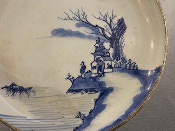 Een Chinees blauw-wit 'Bleu de Hue' bord voor de Vietnamese markt, Th&agrave;nh H&oacute;a Ni&ecirc;n Ch&eacute; 成化年製 merk, ca. 1840