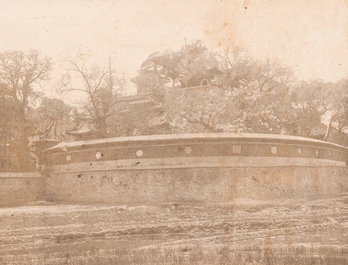 Sanshichiro Yamamoto (1855-1943): Cinq photos de paysages chinois et d'une d&eacute;capitation, 19/20&egrave;me