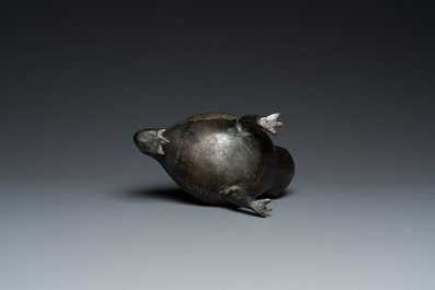 Br&ucirc;le-parfum en bronze en forme de crapaud &agrave; trois pattes, Chine, Ming