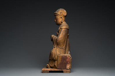 Een grote Chinese vergulde stucco en houten sculptuur van de tao&iuml;stische Jadekeizer, 17e eeuw